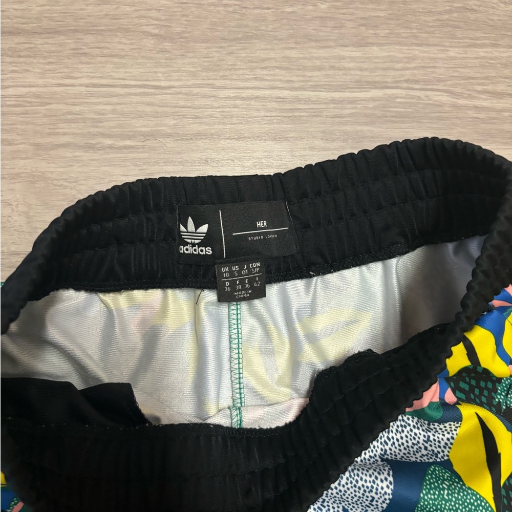 Adidas - Picture 2 of 3